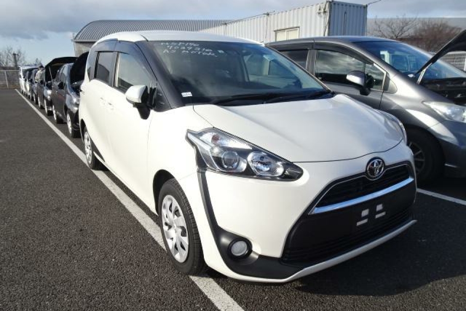 Toyota Sienta