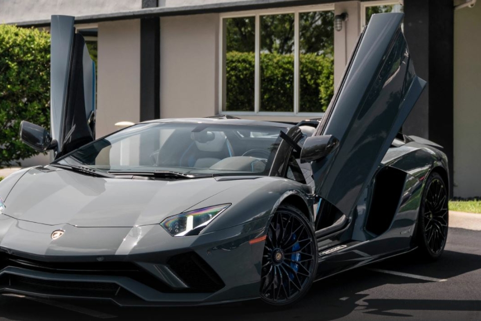 Lamborghini Aventador