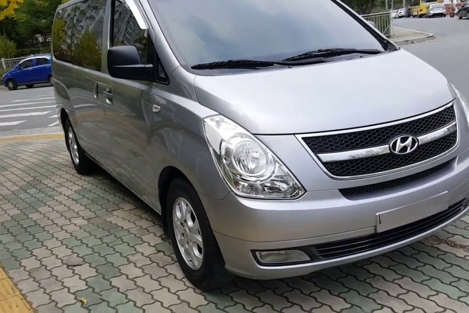 Hyundai Grand Starex