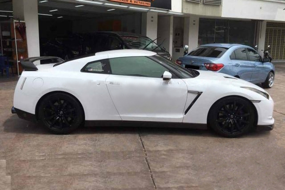 Nissan GT-R