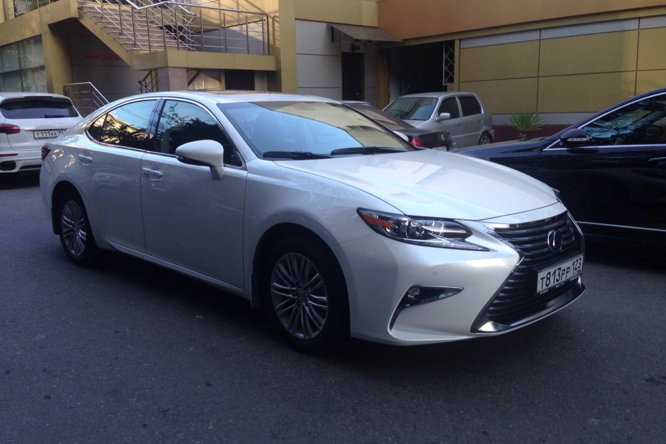 Lexus ES