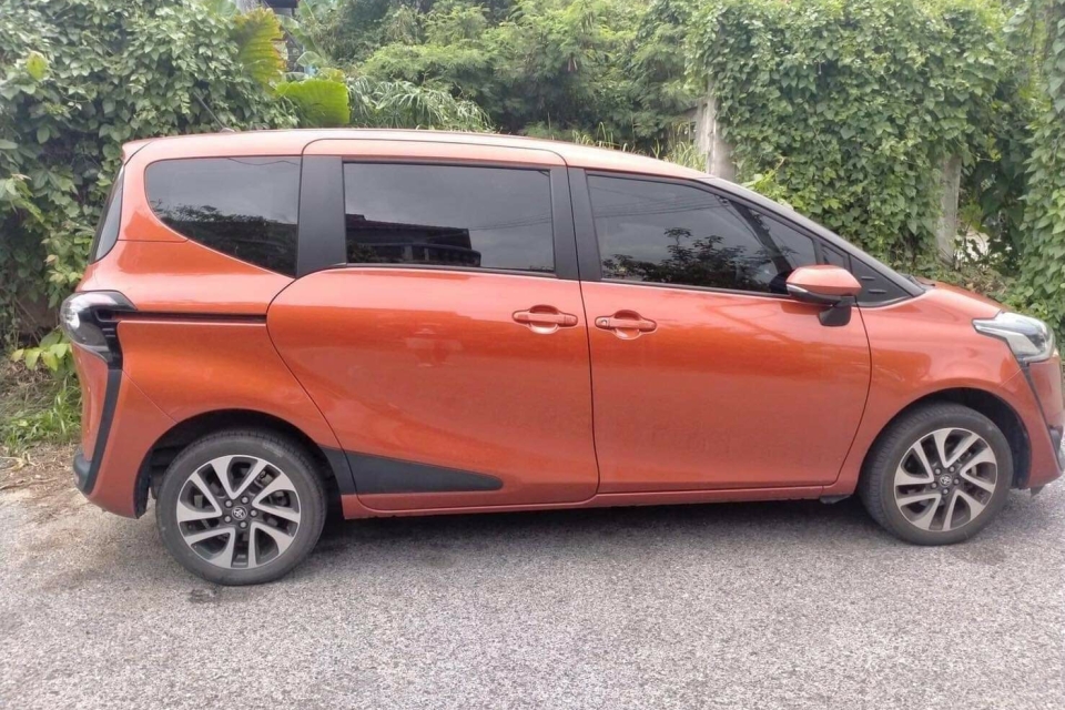 Toyota Sienta