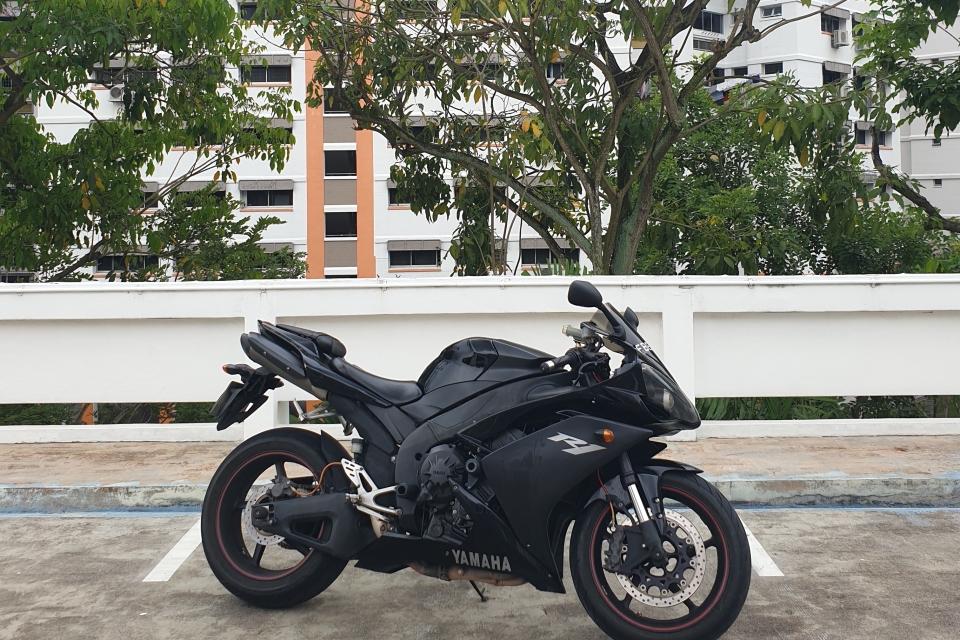 Yamaha YZF R1