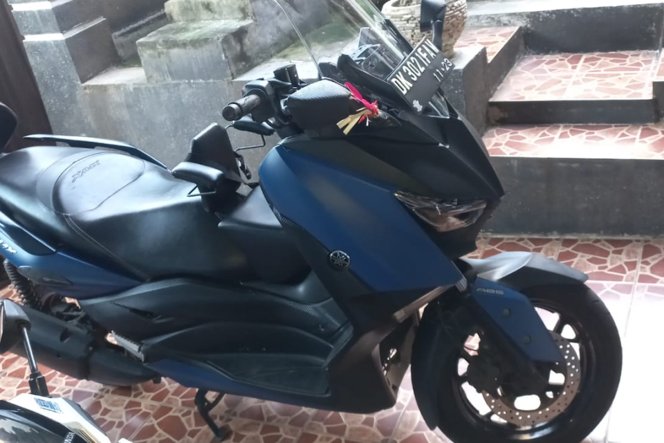 Yamaha X-Max 250