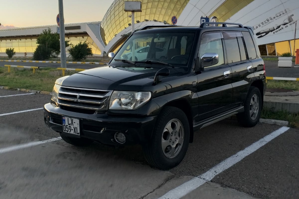 Mitsubishi Pajero iO