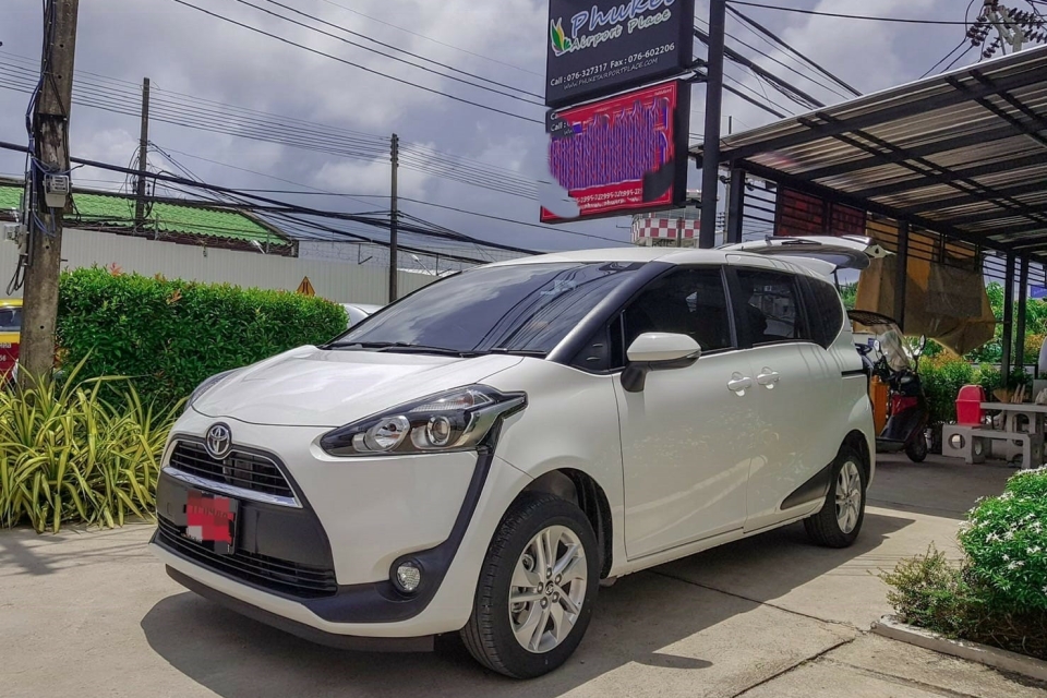 Toyota Sienta