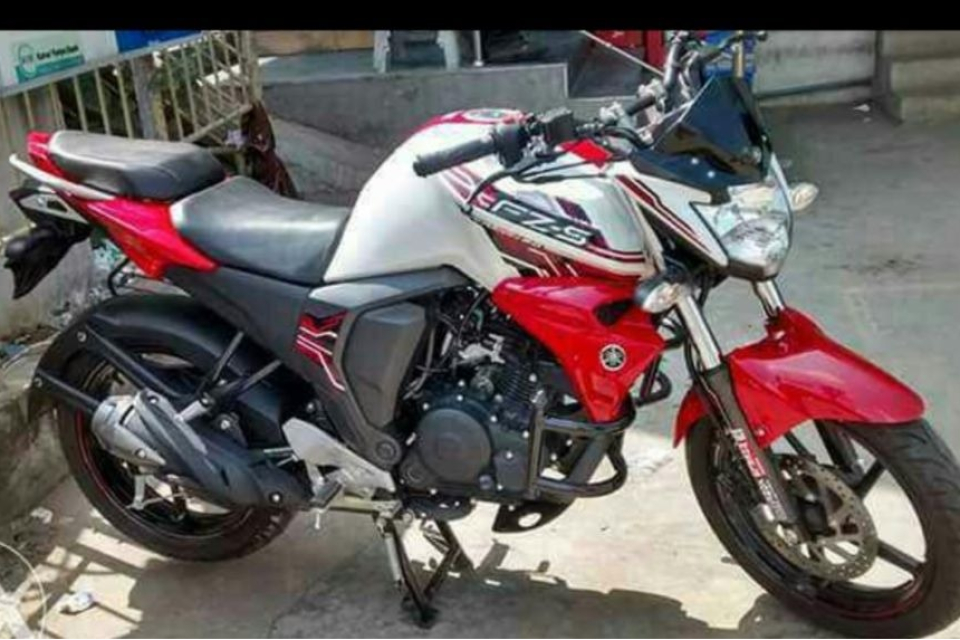 Yamaha FZS