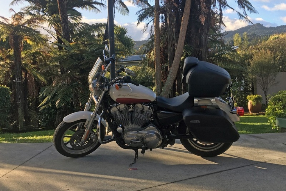 Harley-Davidson 883 Sportster Hugger