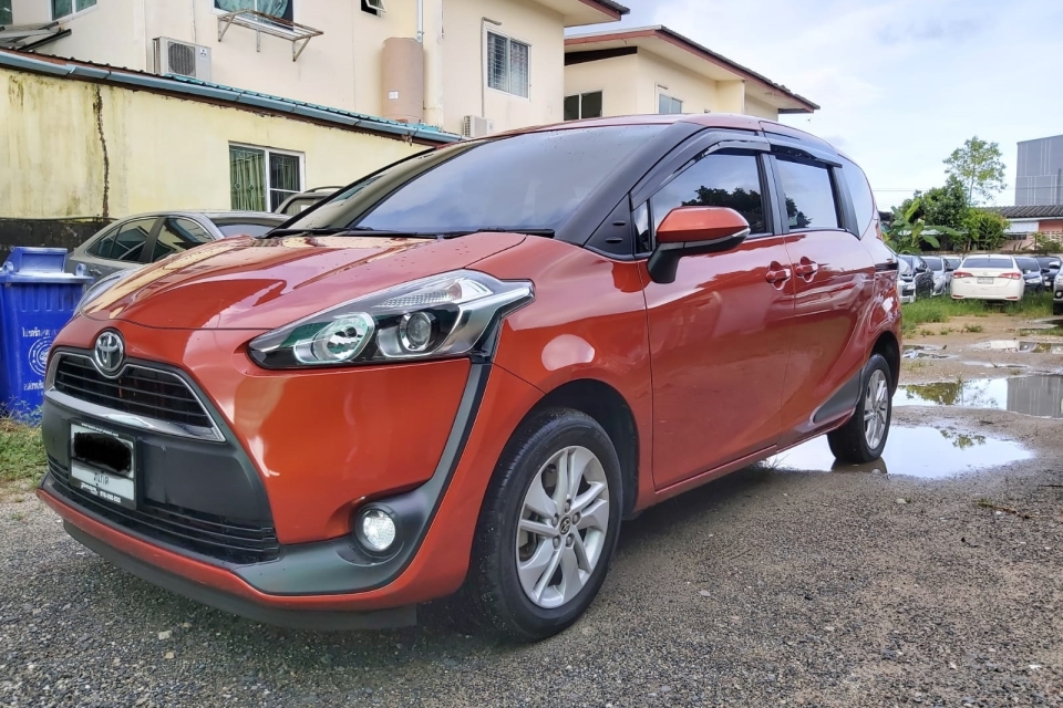 Toyota Sienta