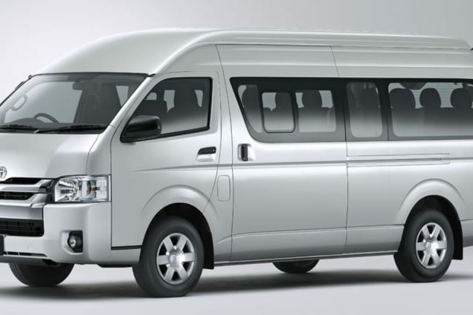 Toyota HiAce Commuter